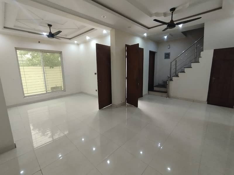 5 Marla Facing park Full House for rent in dream avenue Lahore 0