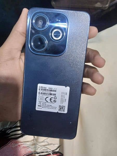 infinix Hot 40i. x8x128 128GB 0