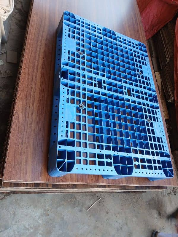 New & used imported pallet stock in Pakistan- Best price wooden pallet 3