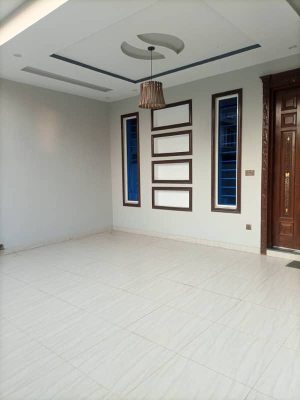 35x70, Full House Available for Rent with 6 Bedrooms in G-13, Islamabad 4