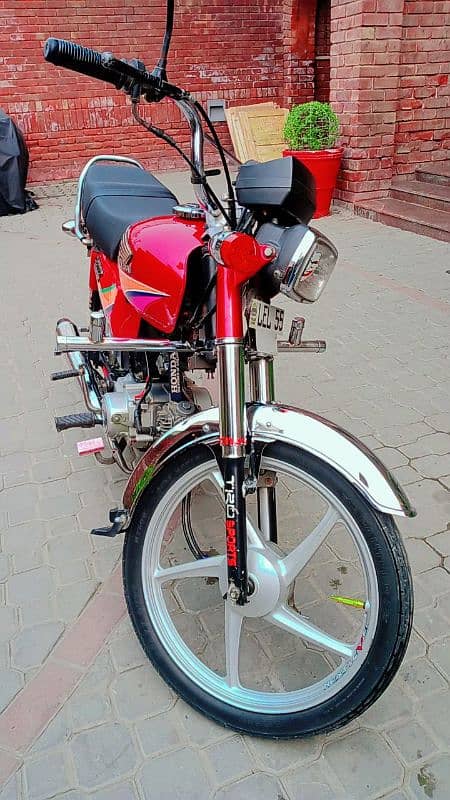 Honda CD 70 saaf bike hai rate munasab hai bike k hesab se 2