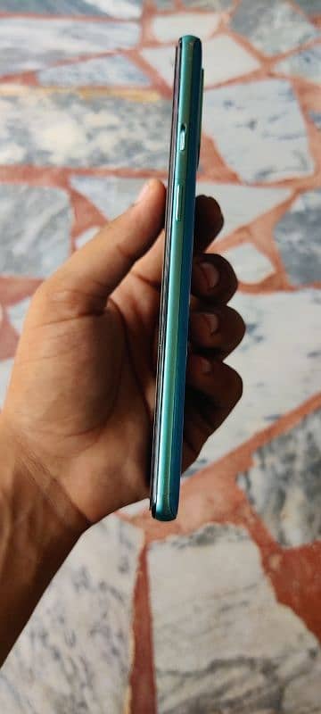 One plus 8t 12/256 only back crack 1