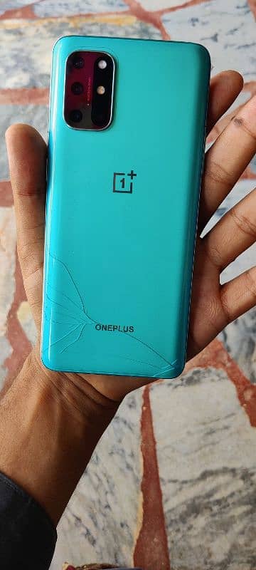 One plus 8t 12/256 only back crack 4