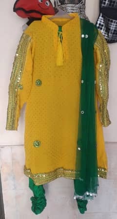 Mehndi short shailt