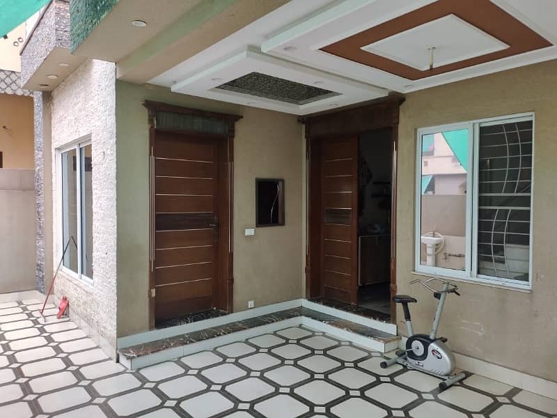 In Lahore You Can Find The Perfect Prime Location House For sale 12