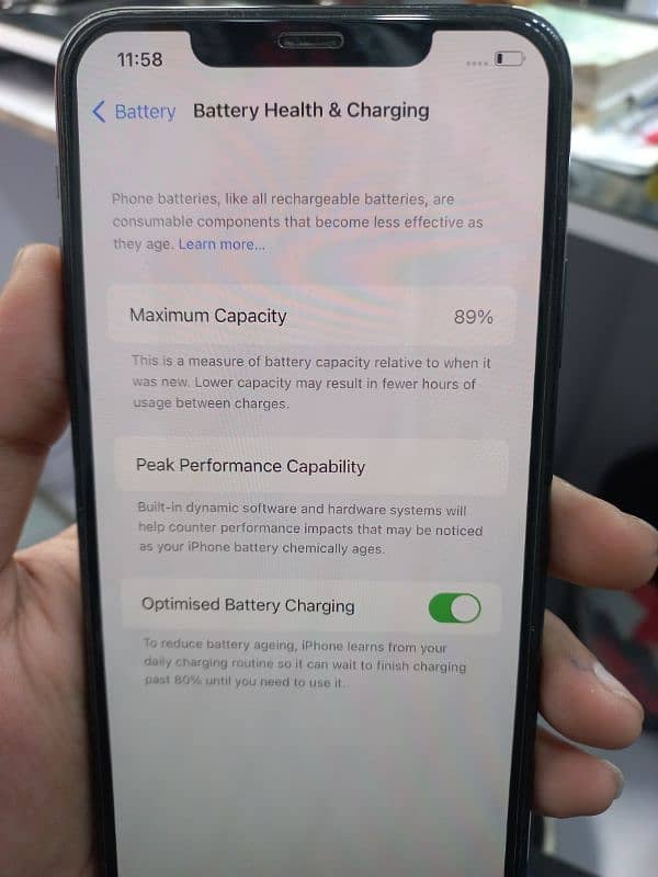 Iphone 11 pro max 64GB PTA 3