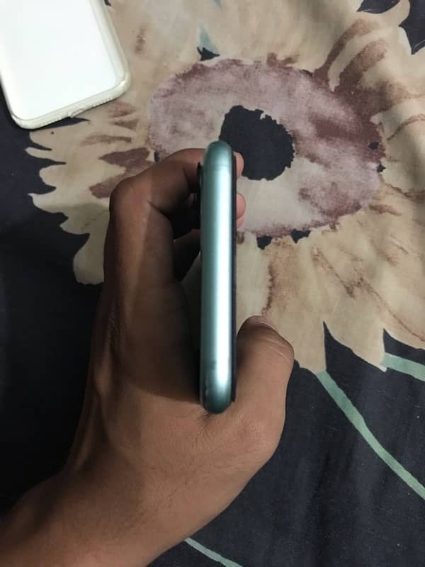 IPhone 11 f. u 128GB Non PTA 5