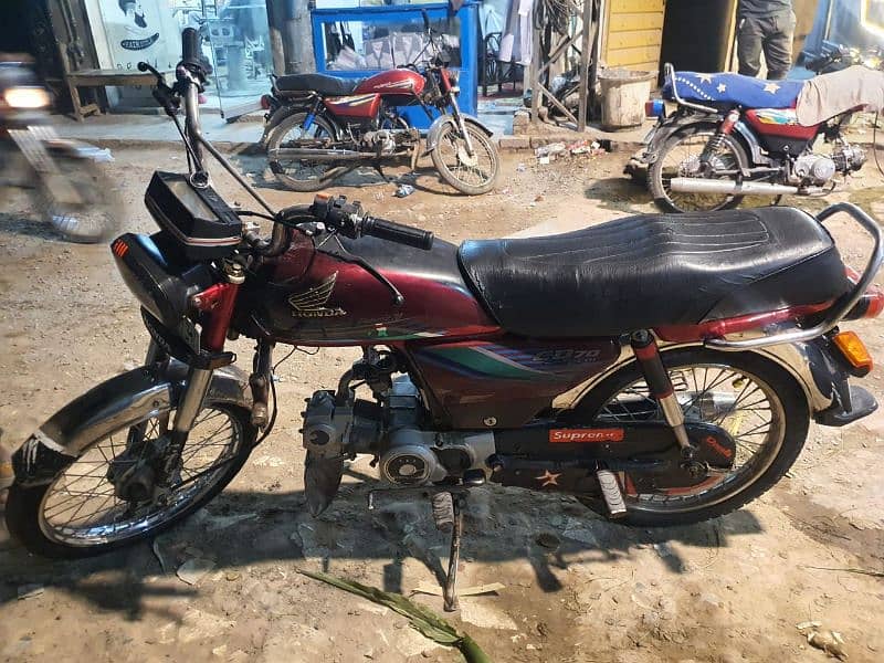 Honda CD 70 6