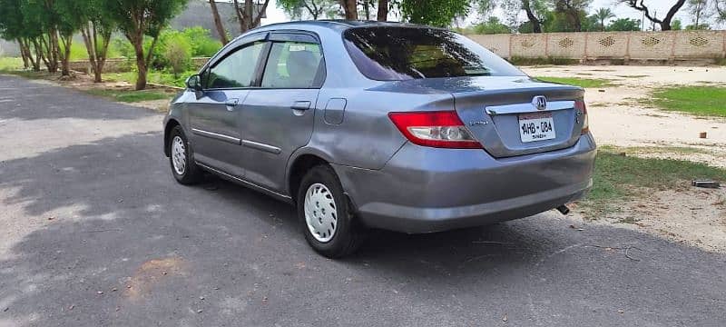 Honda City IDSI 2004 4