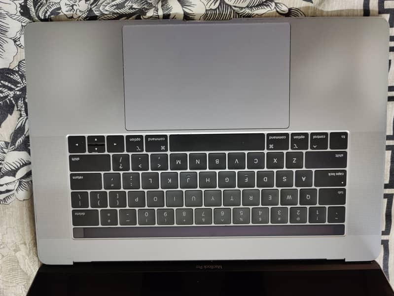 Apple Macbook Pro Late 2018 3