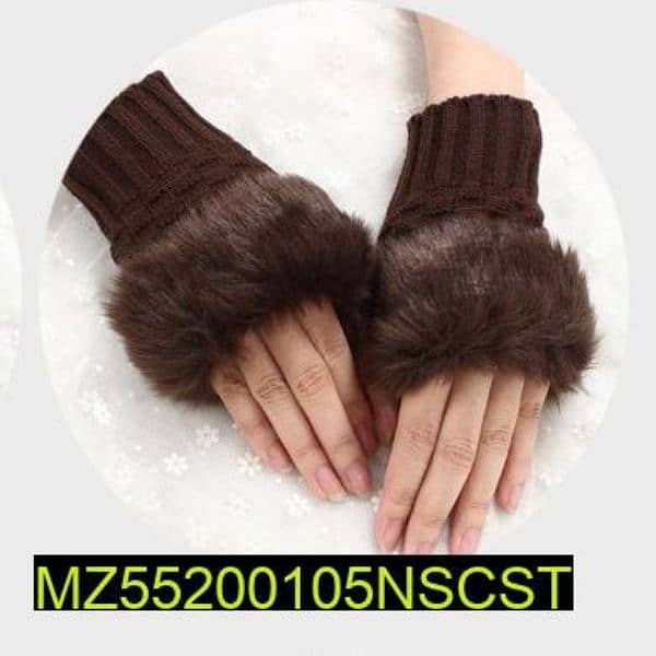 women fur gloves 1