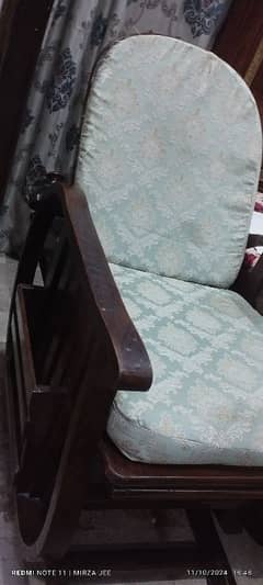 rocking chair fully ok n Good condition