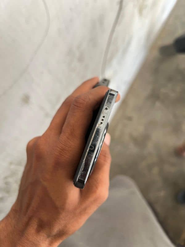 Tecno Camon 30 / 24 Gb Ram 4