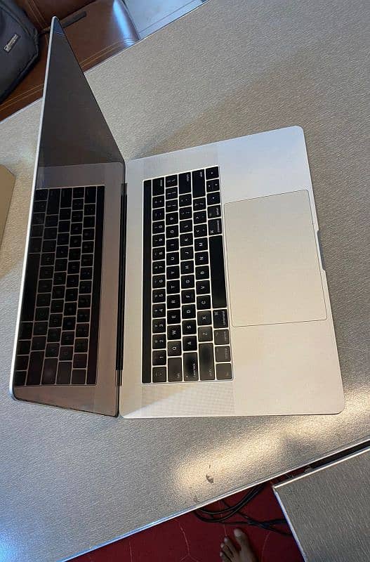 MacBook pro i7 2017 5