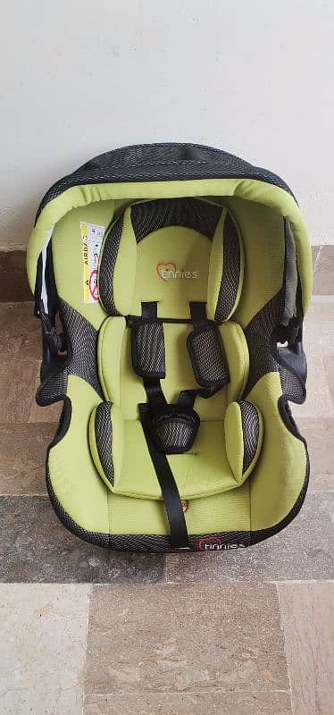 tinnies car seat brand new 4