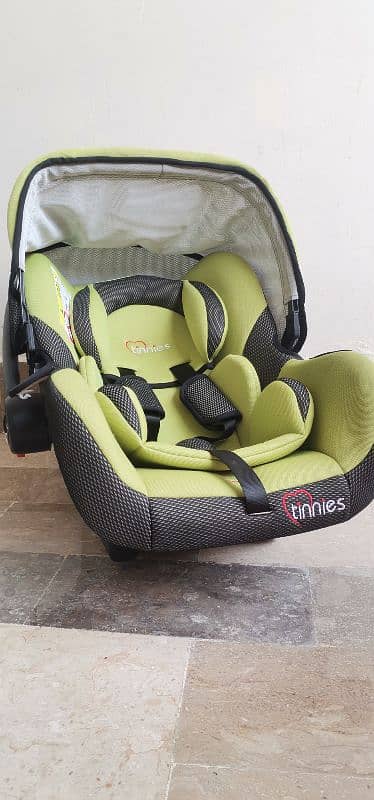 tinnies car seat brand new 9