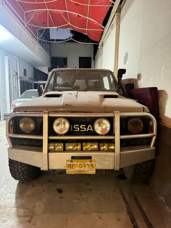 Nissan Patrol 1990 0