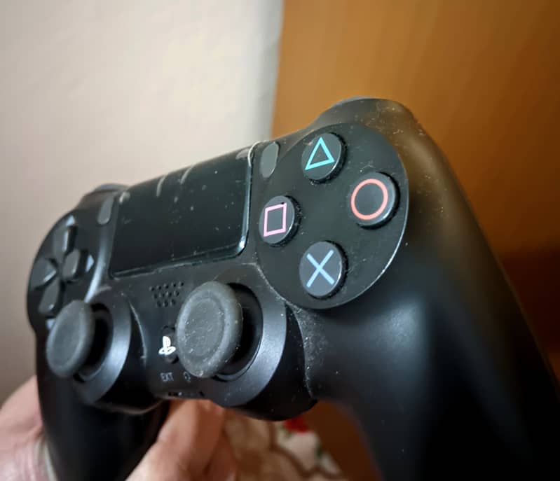 Dualshock 4 Wireless PS4 Controller 1