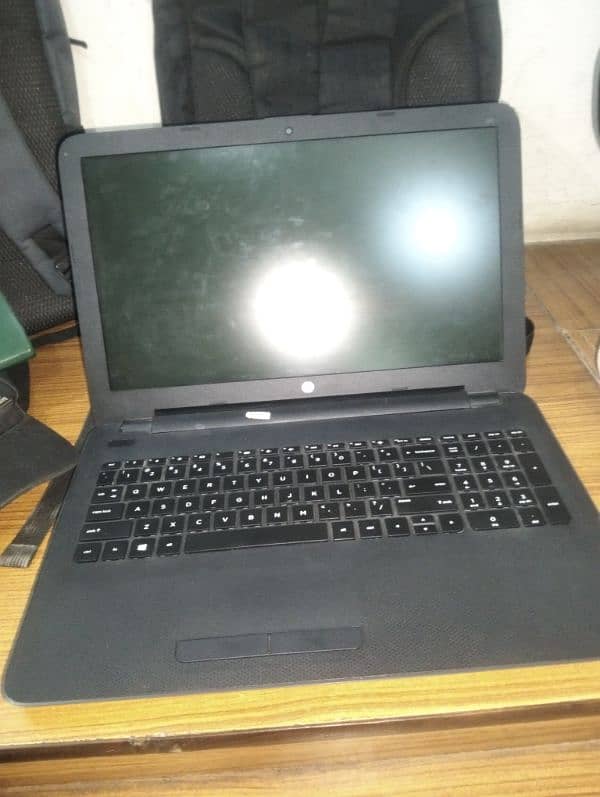 HP laptop i5 7th (8/ 256) 3