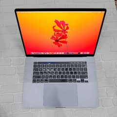 MacBook pro 2019 16 inch core i7 CTO 16GB RAM 512GB SSD 4gb grafics