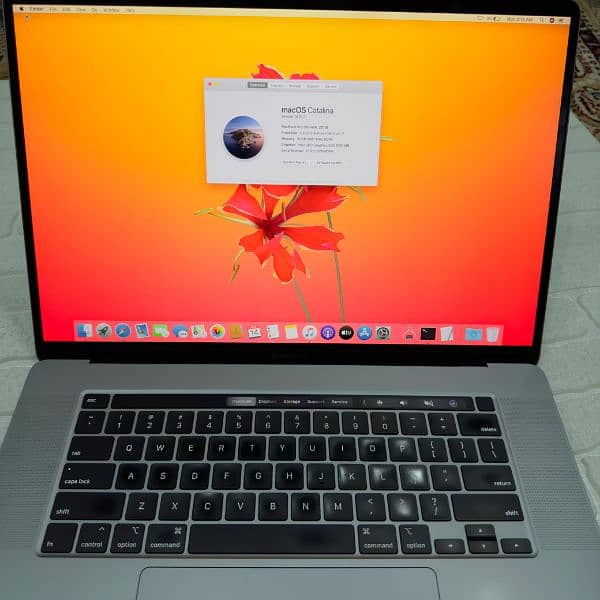 MacBook pro 2019 16 inch core i7 CTO 16GB RAM 512GB SSD 4gb grafics 9