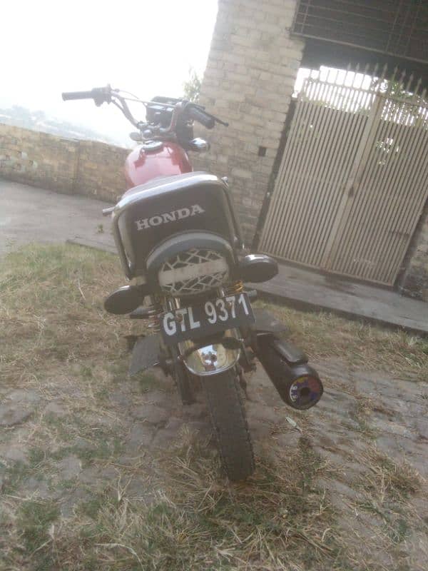 good condition 2013 modal Gujarat number Whatsapp  number 03209757834 2