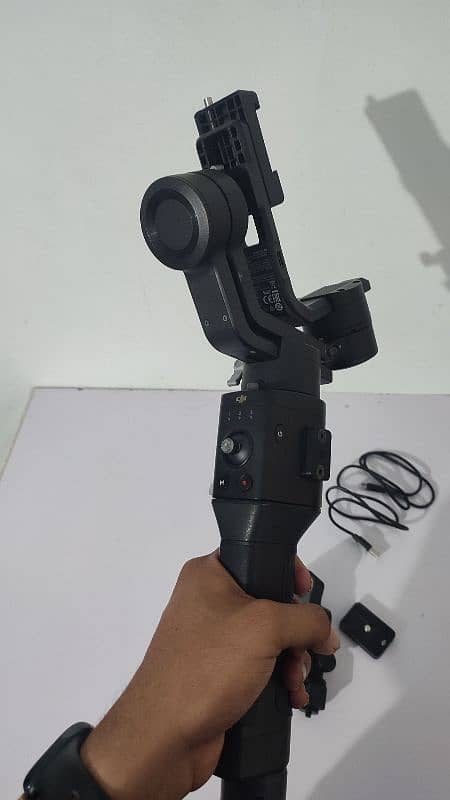 DJI Ronin SC Gimbal Stabilizer 3