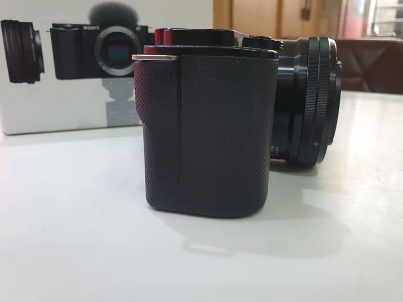 Sony ZV-E10 with 16-50mm lens 8