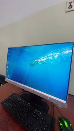 HP borderless monitor IPs display in fresh condition