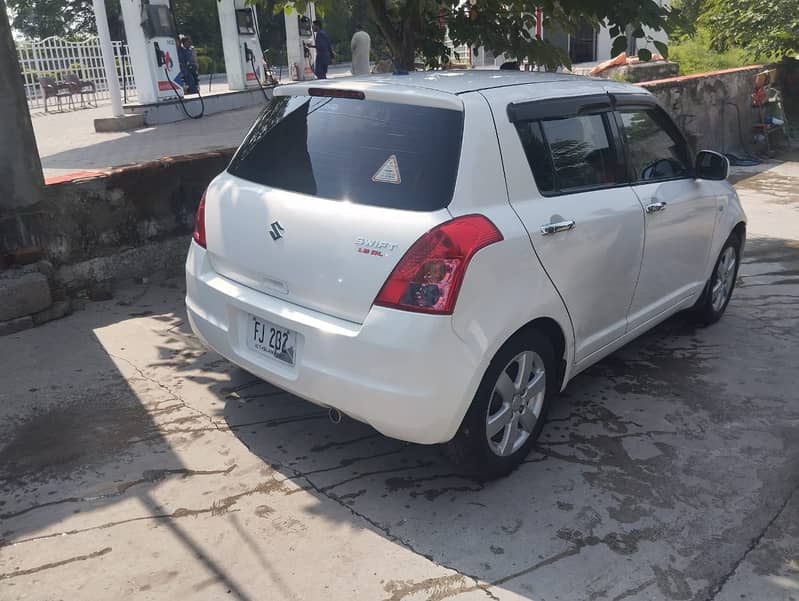 Suzuki Swift 2015 1