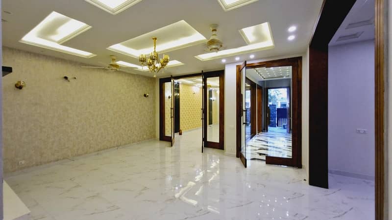 House Of 10 Marla Is Available For sale In Bahria Town - Sector E 3