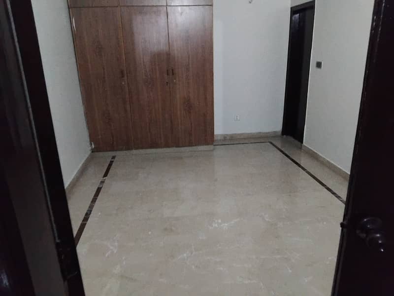 Separate entrance ground floor for rent 1