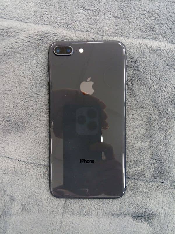 IPHONE 8PLUS 64GB NON PTA WATER PICK 10/10 CONDITION 90HEALT 3