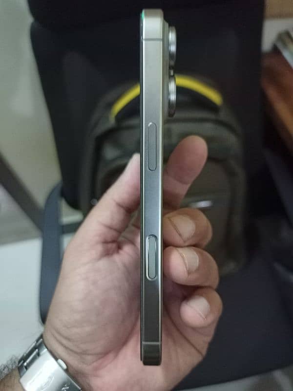 iPhone 16 Pro 256GB 1