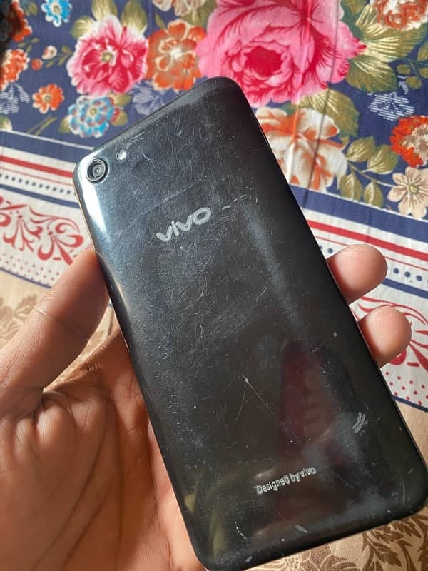 VIVO Y81  128 gb 5