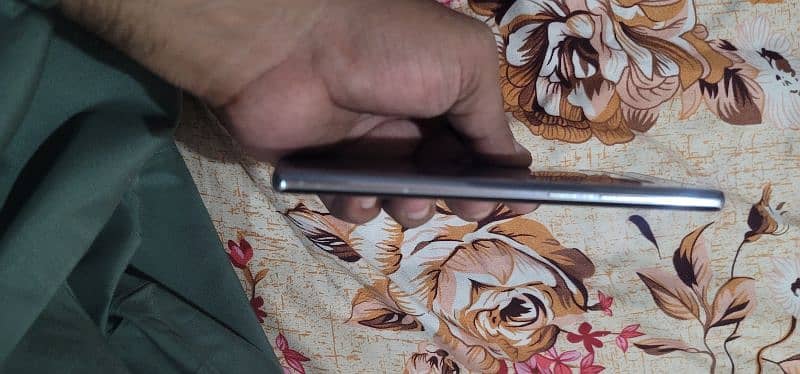 samsung galaxy note 8 good condition 1 dote ha aur shade 12