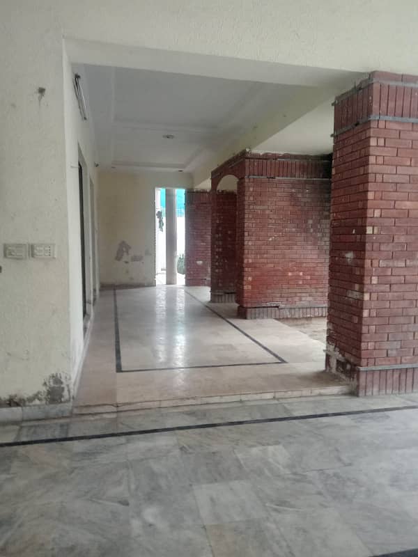 2 kanal 5 bedroom independent full house ideal for silent office in gulberg 3 block J 4