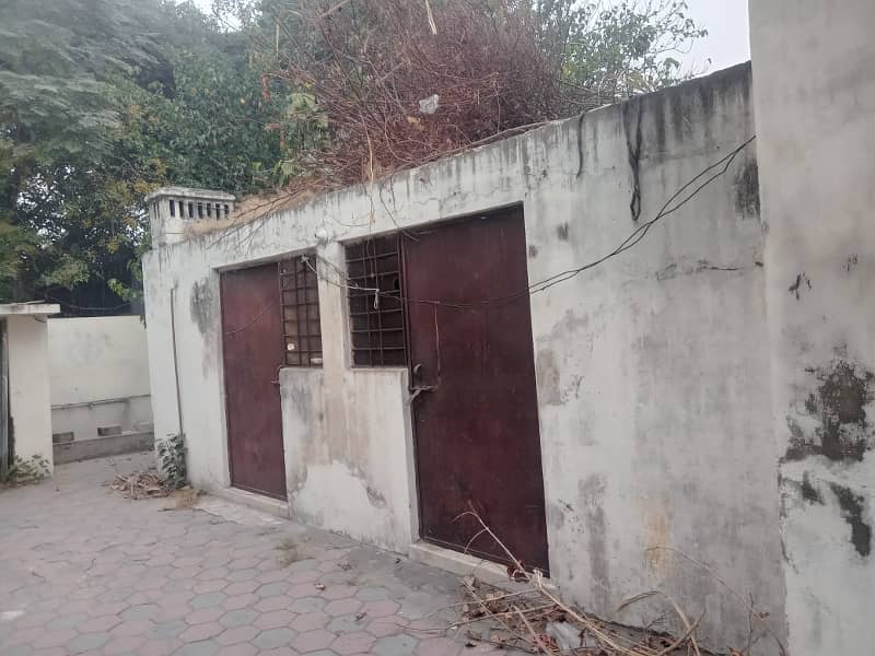 2 kanal 5 bedroom independent full house ideal for silent office in gulberg 3 block J 7