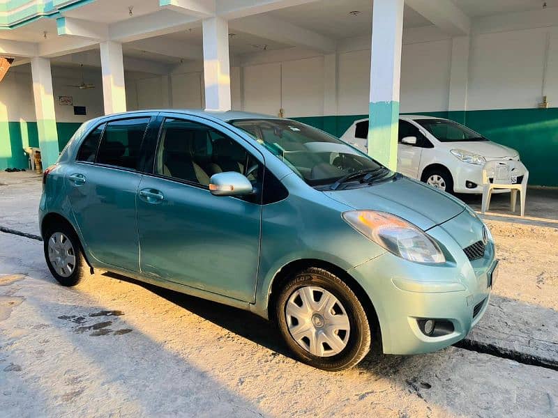 Toyota Vitz 2008 model 12 Lahore registr 3