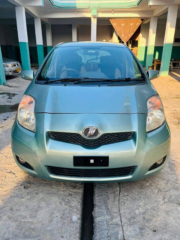 Toyota Vitz 2008 model 12 Lahore registr 0