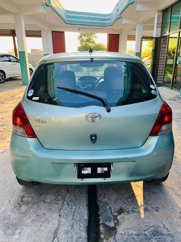 Toyota Vitz 2008 model 12 Lahore registr 1