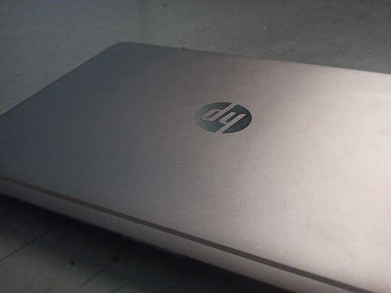 HP Elite Book 1040 g3 folio i5 6th 1