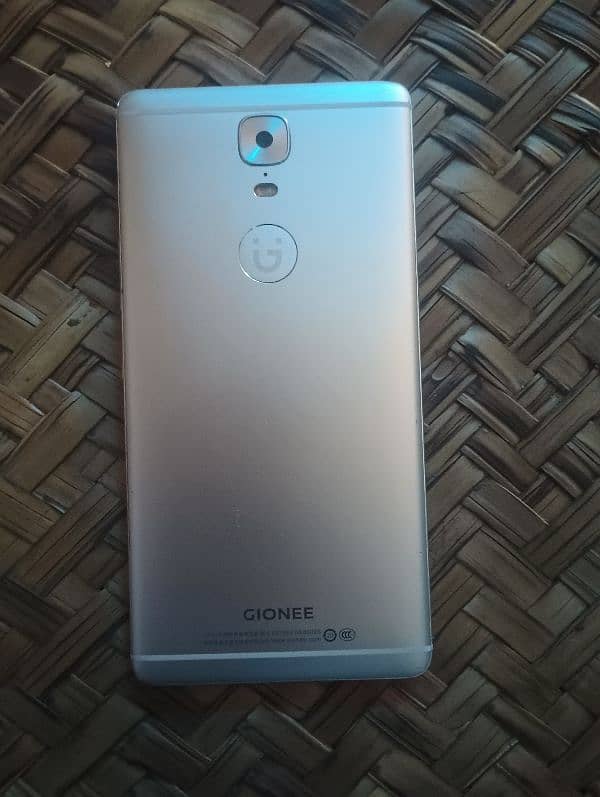 GIONEE M6 PLUS 4/64 3