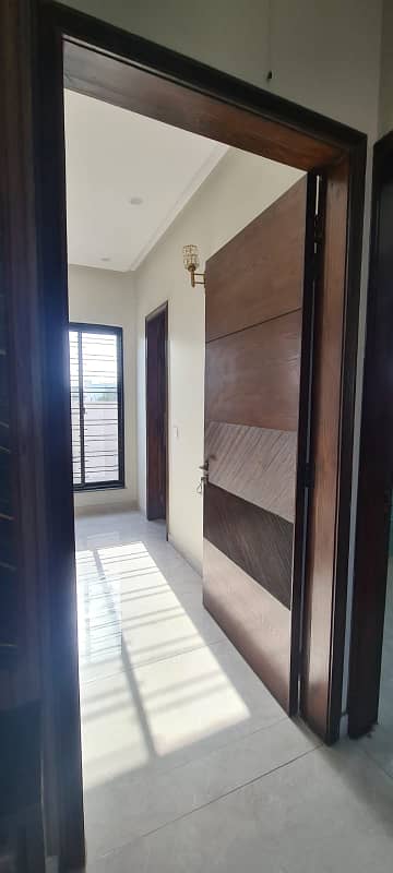 CAPITAL GROUP OFFER 10 MARLA GOOD LOCATION CORNER HOUSE FOR SALE WITH BASEMENT IN DHA PHASE 1. 26