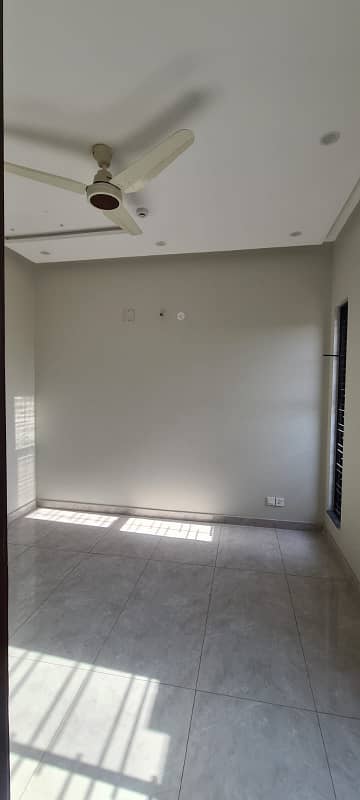 CAPITAL GROUP OFFER 10 MARLA GOOD LOCATION CORNER HOUSE FOR SALE WITH BASEMENT IN DHA PHASE 1. 28