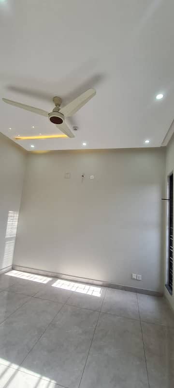 CAPITAL GROUP OFFER 10 MARLA GOOD LOCATION CORNER HOUSE FOR SALE WITH BASEMENT IN DHA PHASE 1. 31