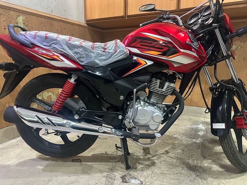 HONDA CB125f 2024/25 Urgent sale 5