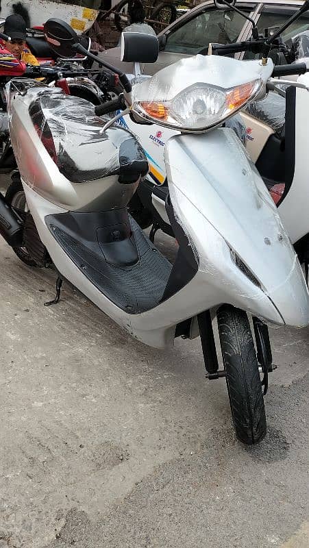 Honda Dio 4 STOCK 2