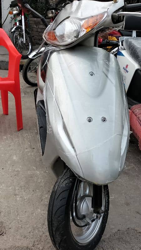 Honda Dio 4 STOCK 3