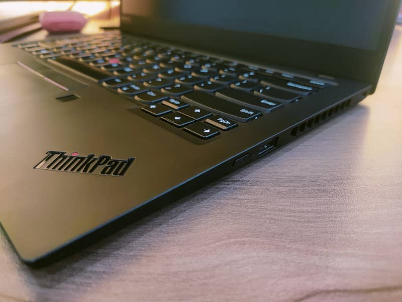 Lenovo X1 Carbon ThinkPad 8th-Gen i5 3